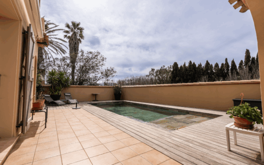 EXCLUSIVITE. ENSEMBLE AVEC MAISON + HANGAR + APPARTEMENT