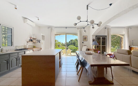 MAS RÉNOVÉ A ARGELES, AVEC VUE MER