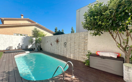 MAISON 3 FACES – 5 CHAMBRES – GARAGE ET PISCINE.