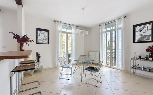 APPARTEMENT T3 GARAGE ET JARDIN