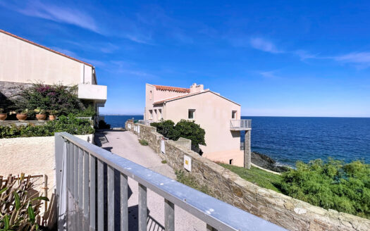 COLLIOURE (66)- APPARTEMENT 60m2 – PARKING INTERIEUR PRIVÉ –
