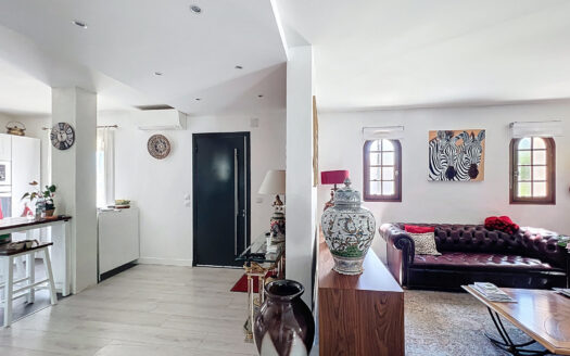 MAISON 4 FACES – TERRAIN ARBORÉ-PISCINE ET GARAGE.