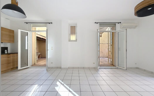 APPARTEMENT CENTRE VILLE T3 GARAGE ET TERRASSE