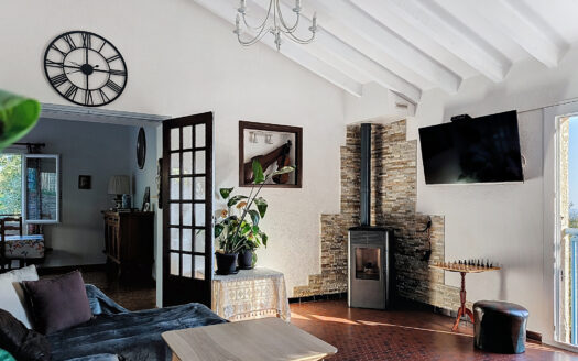 Laroque-des-Albères Villa 4 faces sur 1162m2 de terrain