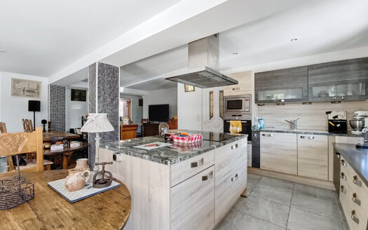 CABESTANY – Grande Villa avec jardin et dépendance