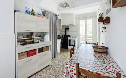 MAISON DE VILLAGE AVEC EXTERIEUR