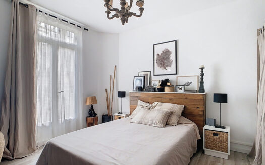 Maison atypique en 2 faces avec jardin ( ELNE )