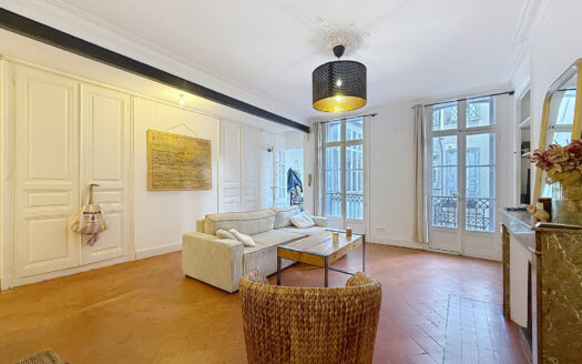 EXCLUSIVITE – RUE DE LA CLOCHE D’OR