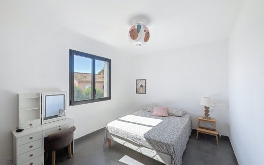 À vendre Maison moderne 3 faces à Pézilla-la-Rivière