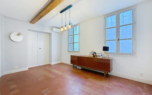 EXCLUSIVITE – RUE DE LA CLOCHE D’OR