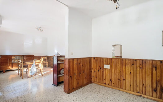 MAISON 2 FACES AVEC EXTERIEUR ET STATIONNEMENT PRIVATIF ( EL