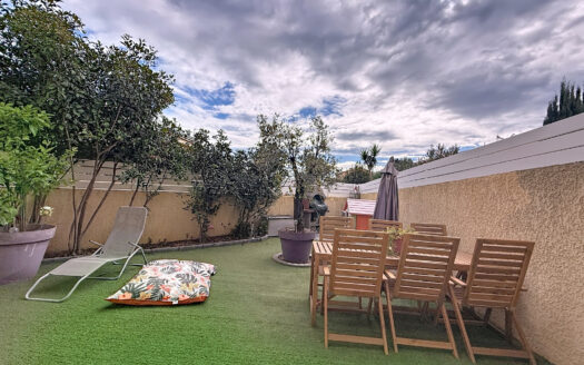 APPARTEMENT T4 EN DUPLEX, GARAGE ET JARDIN