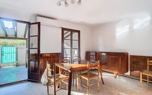 MAISON 2 FACES AVEC EXTERIEUR ET STATIONNEMENT PRIVATIF ( EL