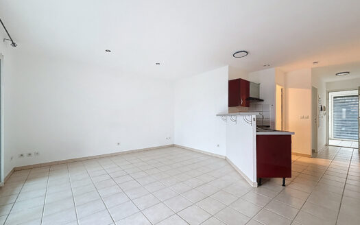 Perpignan,T2 avec vue dégagée face au Parc Mailol, 2 places