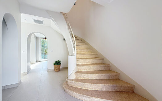 SUBLIME MAISON DE VILLE – SECTEUR LA LUNETTE