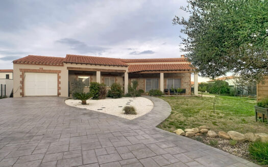 Maison 4 faces grande parcelle de 1444 m2 ( ELNE )