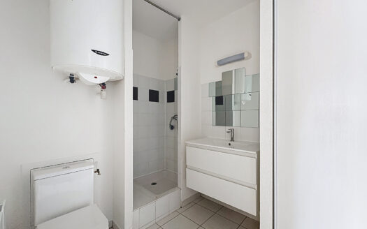 Studio refait à neuf avec extérieur secteur Kennedy