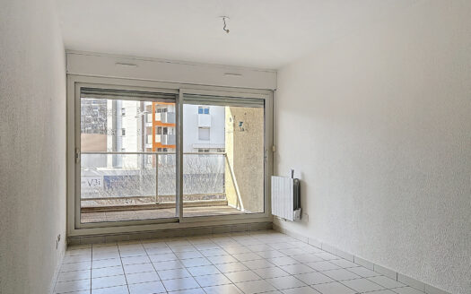 Studio refait à neuf avec extérieur secteur Kennedy