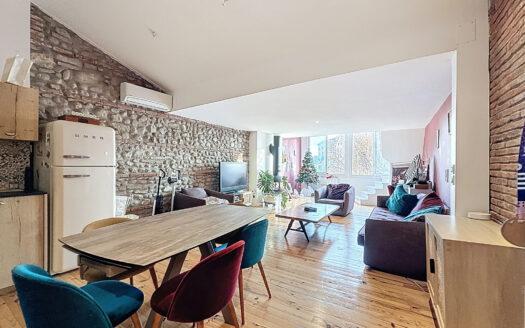 APPARTEMENT HYPER CENTRE AVEC TERRASSE ET PARKING