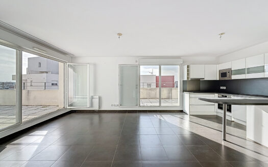 DERNIER ETAGE – ASCENSEUR – TERRASSE – GARAGE