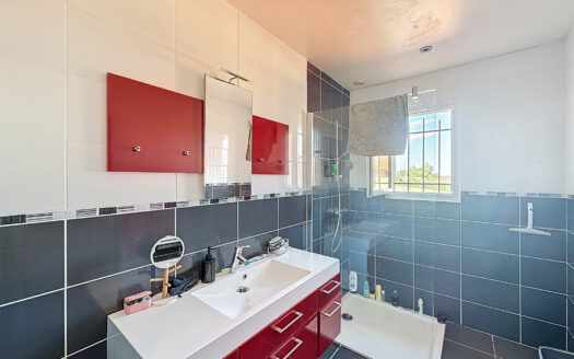 Maison composée de deux appartements avec piscine- ALENYA