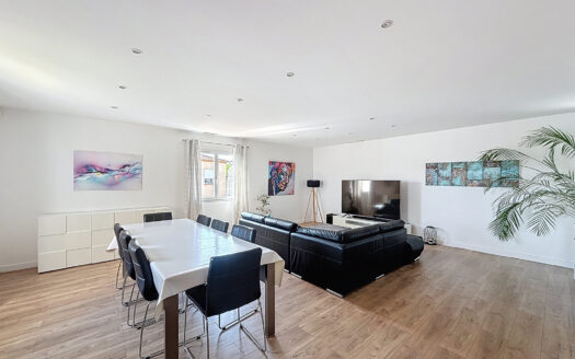 Maison composée de deux appartements avec piscine- ALENYA