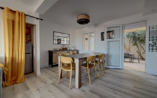 BELLE MAISON INDIVIDUELLE EN FRONT DE MER