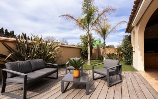 EXCLUSIVITE. ENSEMBLE AVEC MAISON + HANGAR + APPARTEMENT