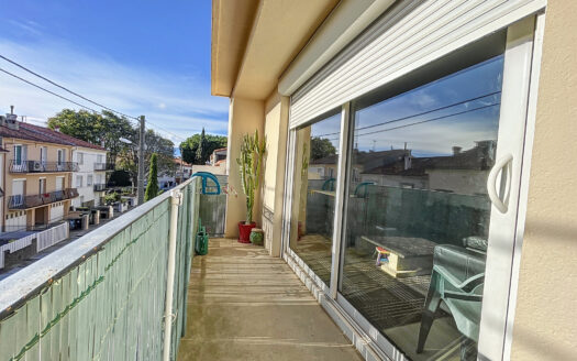 IMMEUBLE/ 2 APPARTEMENTS T4/ 2 GARAGES/ PERPIGNAN / EXTÉRIEU