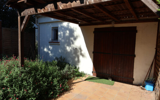 Villa 4 faces de 137 m2 sur une parcelle de 2000 m2 construc