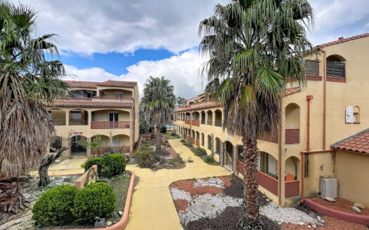 CANET-EN-ROUSSILLON (66) – APPARTEMENT VUE PISCINE – 45m2 +