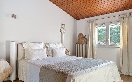 Superbe Maison familiale 130 m2 avec piscine, cheminée et cu