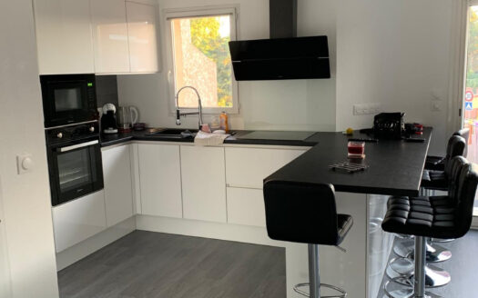 ALENYA , Bel appartement T2 avec terrasse et deux stationnem