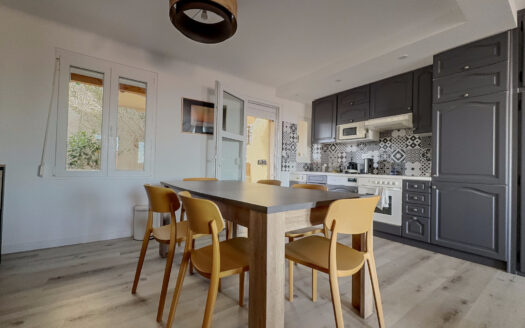 BELLE MAISON INDIVIDUELLE EN FRONT DE MER