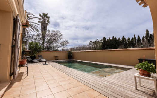 EXCLUSIVITE. ENSEMBLE AVEC MAISON + HANGAR + APPARTEMENT