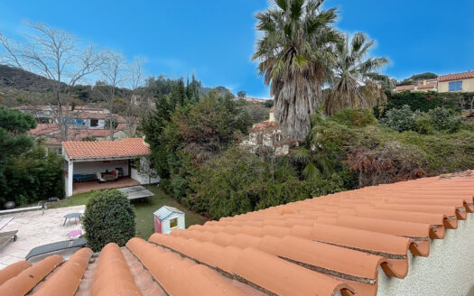 COLLIOURE (66) – MAISON 4 FACES – 202M2 HABITABLE – 777m2 DE