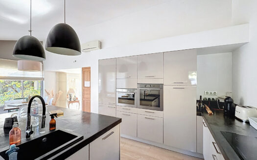 COLLIOURE (66) – MAISON 4 FACES – 202M2 HABITABLE – 777m2 DE