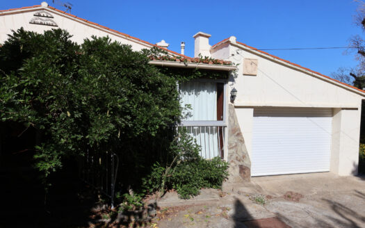 Villa 4 faces de 137 m2 sur une parcelle de 2000 m2 construc