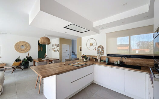 Maison contemporaine à SOREDE