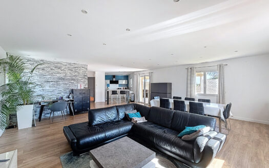 Maison composée de deux appartements avec piscine- ALENYA