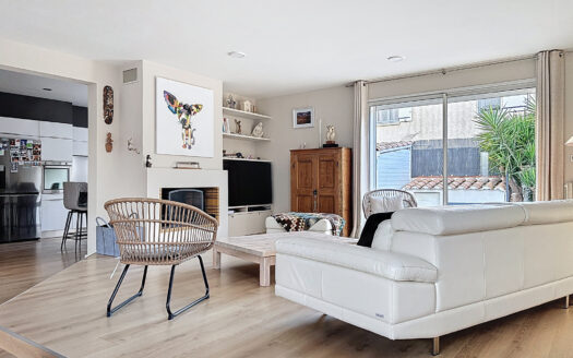 Superbe Maison familiale 130 m2 avec piscine, cheminée et cu