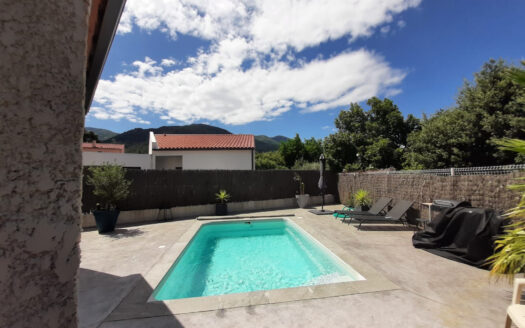LAROQUE-DES-ALBERES (66) – MAISON EN R+1 – 137m2 HABITABLE –