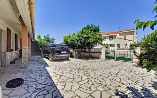 CABESTANY – Grande Maison Familiale avec jardin et dépendanc