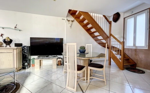 Maison 5 pièces 115m2, 3 FACES ETAT REMARQUABLE.