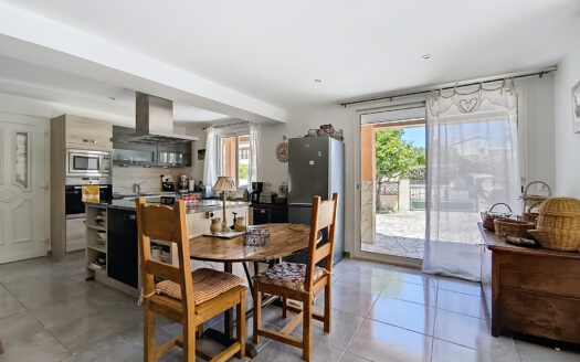 CABESTANY – Grande Maison Familiale avec jardin et dépendanc