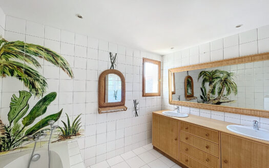 ST CYPRIEN- Villa familiale située entre le GOLF et la MER