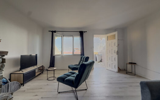 BELLE MAISON INDIVIDUELLE EN FRONT DE MER