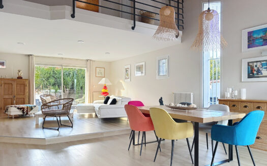 MAISON TOUT CONFORT AVEC PISCINE ET ACCES CAMPING-CAR