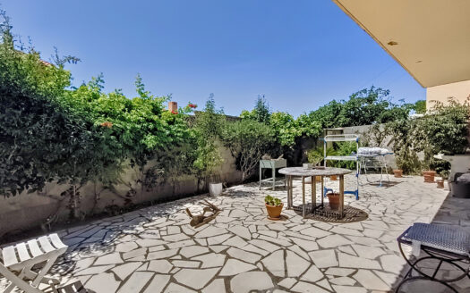 CABESTANY – Grande Maison Familiale avec jardin et dépendanc