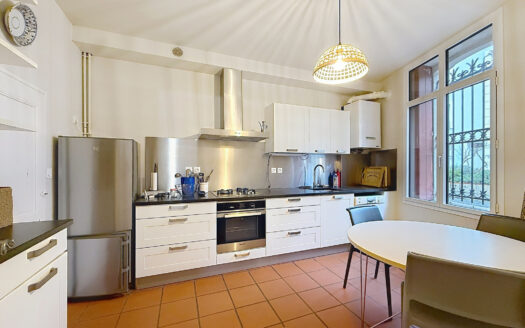 MAISON DE VILLE 250m2 HABITABLES